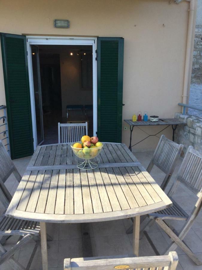 Seafront Apartment Ιι In Kiveri, Near Nafplion. المظهر الخارجي الصورة