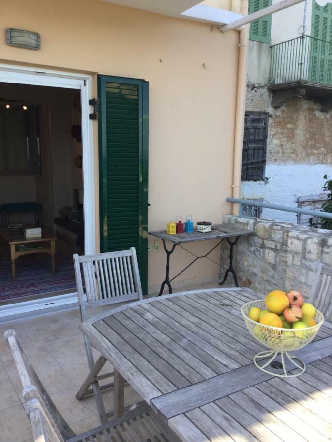 Seafront Apartment Ιι In Kiveri, Near Nafplion. المظهر الخارجي الصورة
